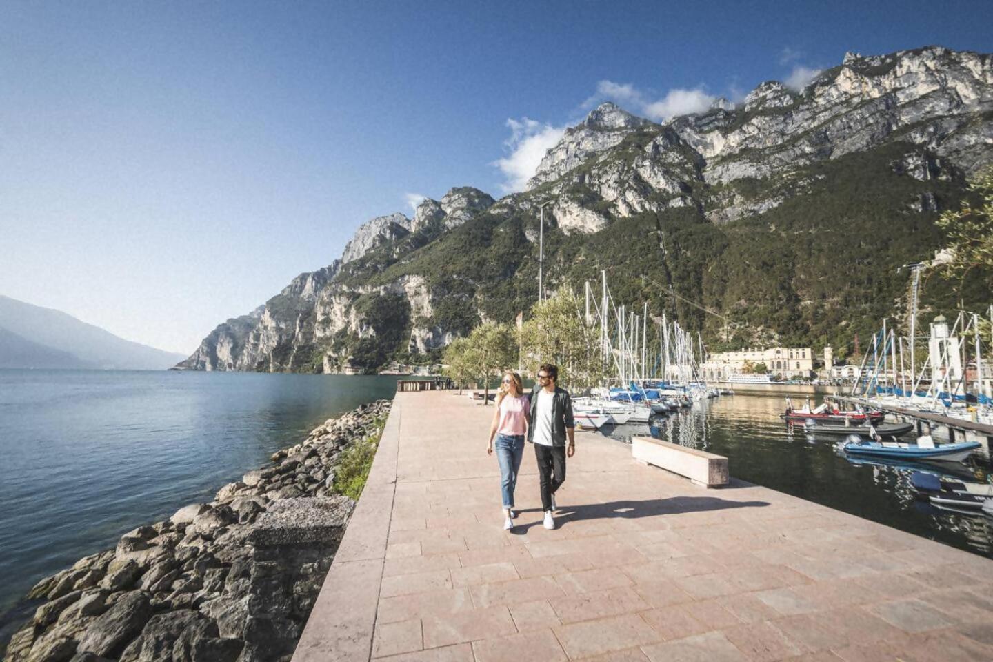 Appartamento Peler13 Con Balcone E Parcheggio Riva del Garda Ngoại thất bức ảnh