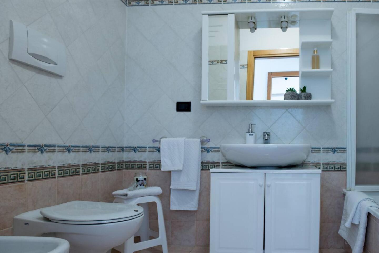 Appartamento Peler13 Con Balcone E Parcheggio Riva del Garda Ngoại thất bức ảnh