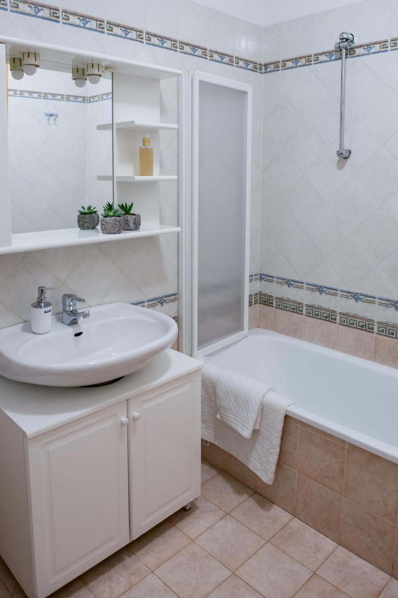 Appartamento Peler13 Con Balcone E Parcheggio Riva del Garda Ngoại thất bức ảnh