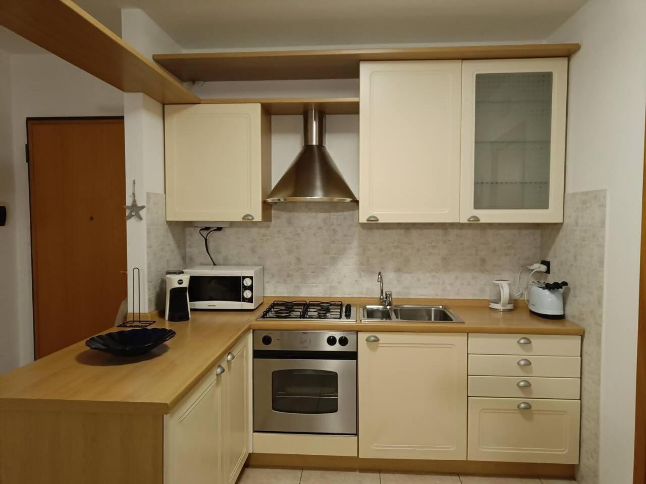 Appartamento Peler13 Con Balcone E Parcheggio Riva del Garda Ngoại thất bức ảnh
